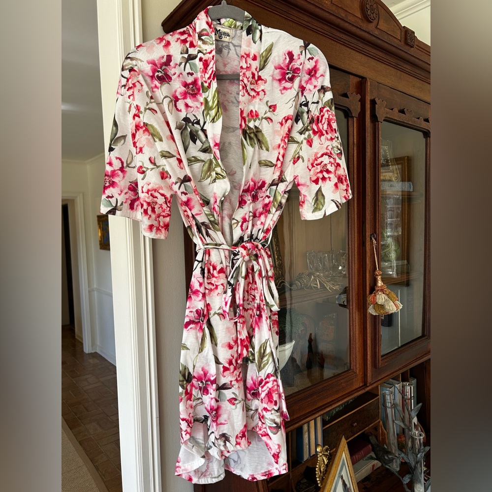 Show Me Your MuMu Pink and Green Floral Kimono Robe one size